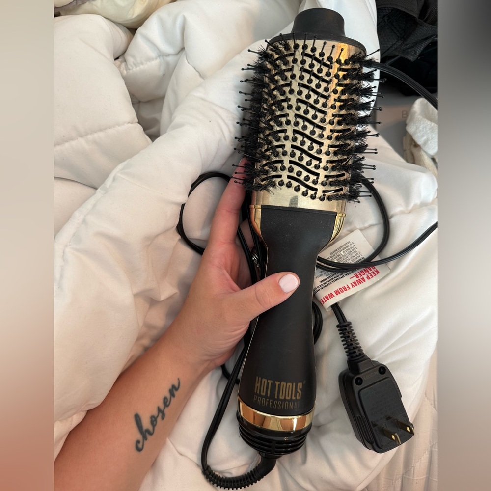 HOT TOOLS BLOW DRYER BRUSH